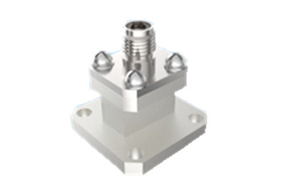 L'adaptateur coaxial à alimentation directe de type BJ220