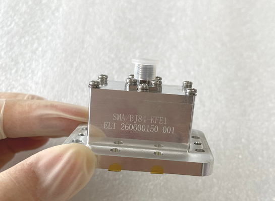 Adaptateur guide d'ondes vers coaxial avec port de guide d'ondes WR112 (BJ84) vers adaptateur femelle SMA, fréquence de lancement d'extrémité 6,57 GHz ~ 9,99 GHz